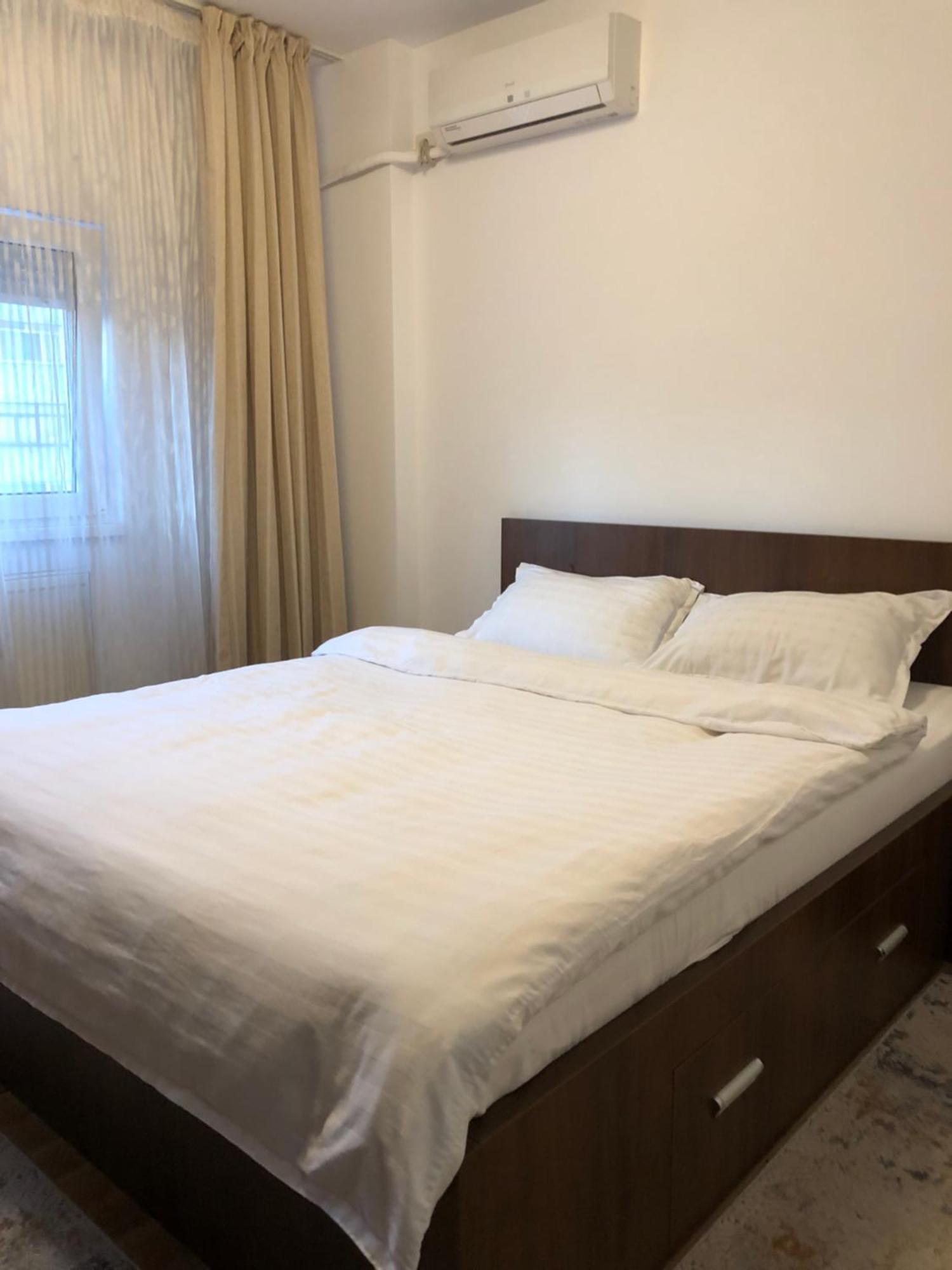 Adrian Home Mega Ploieşti Esterno foto